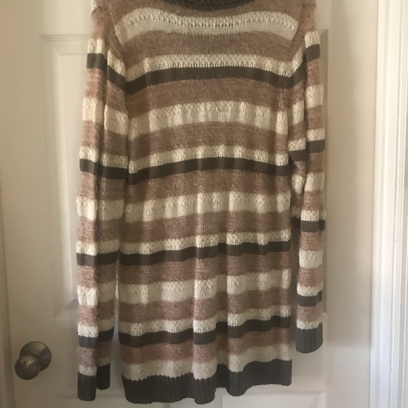 Sweater - Picture 3 of 3